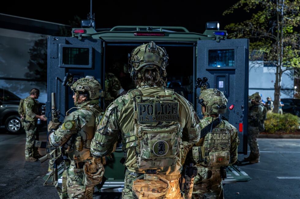 Operativo del Servicio de Alguaciles de los Estados Unidos (USMS) y las agencias del orden...