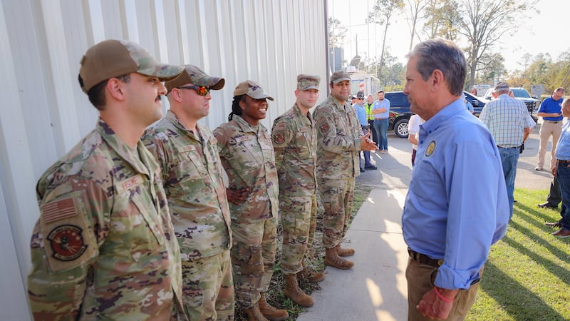 Guardia Nacional se prepara para movilizarse en Georgia para apoyar ofensiva de ICE, dice Kemp.