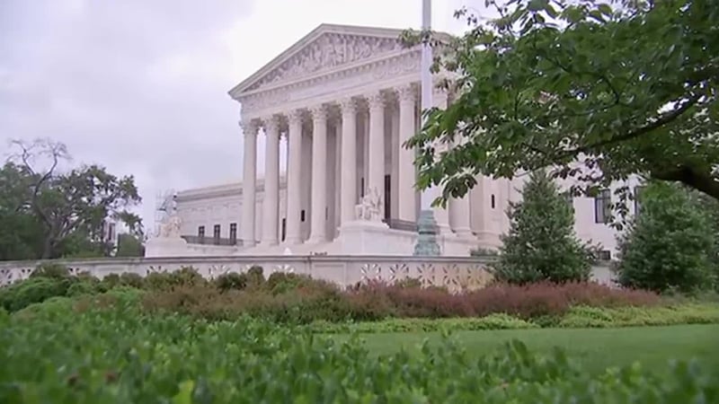 La Corte Suprema falló a favor del gobierno en una decisión de 6 a 3 que otorga mayor poder a...