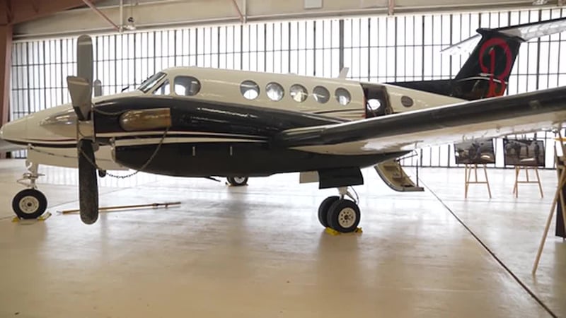 Avioneta en que se llevaron al Mayo Zambada sería del FBI y habría entrado a México sin...