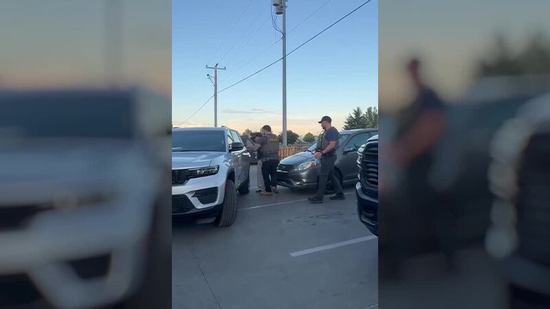 ICE rompe silencio tras reporte que asegura que está desapareciendo a inmigrantes. Abogados y...