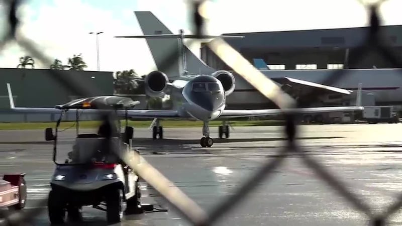 Flávio Bolsonaro aterriza en Miami tras huir de Brasil